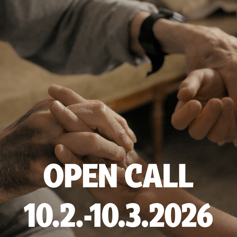 kahdet kädet pitävät toisistaan kiinni